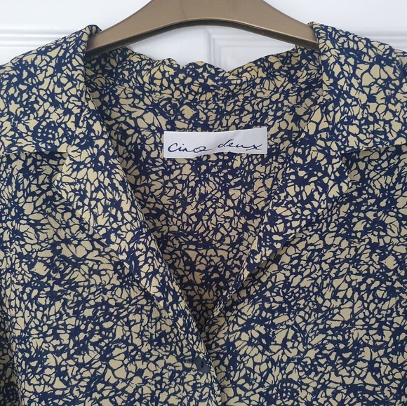 Vintage Cinq Deux Beige & Navy Two Piece V-Neck Blouse & Pleated Skirt - Picture 5 of 12